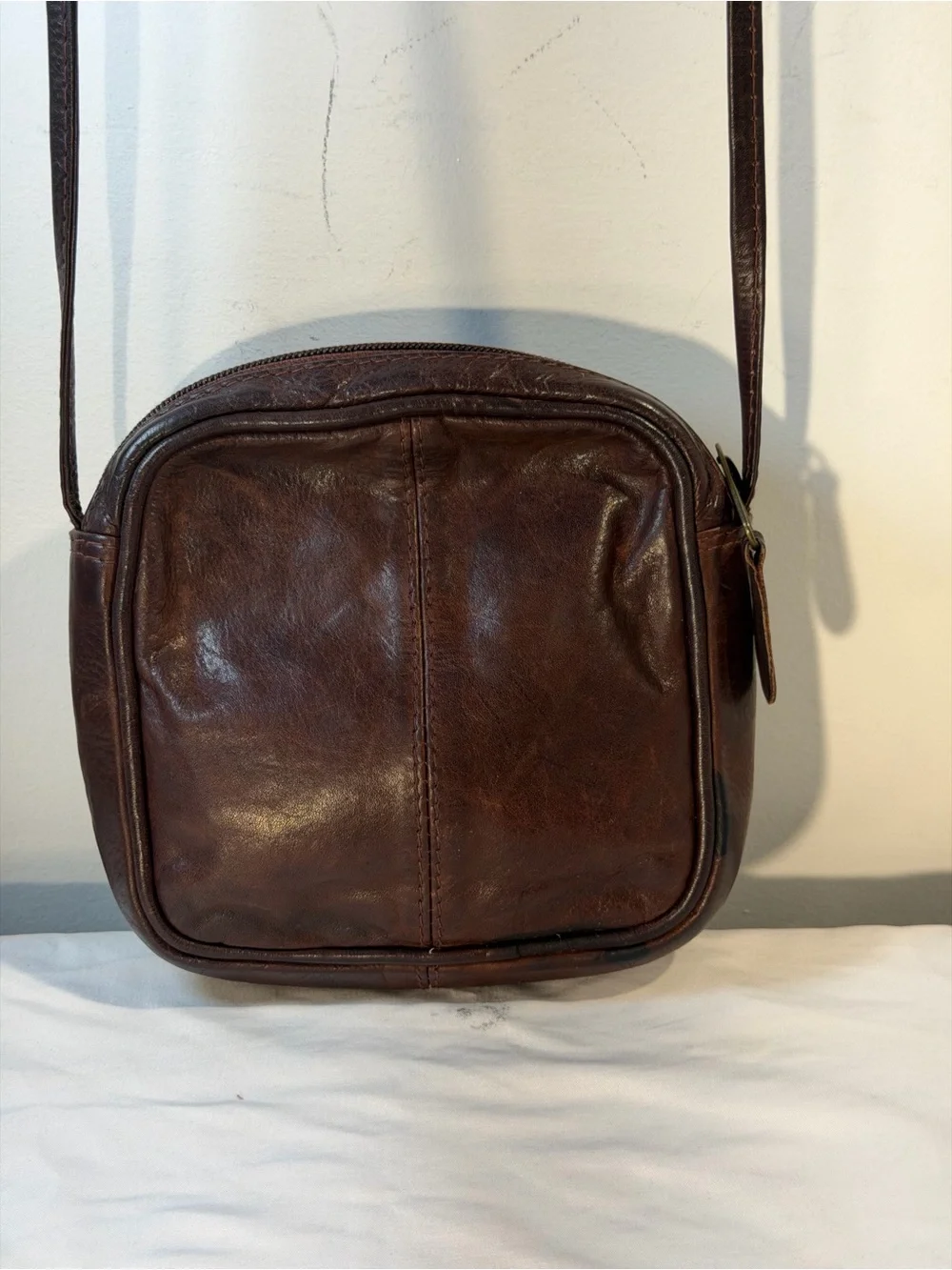 Vintage Classic Brown Leather Crossbody Bag - Unbranded